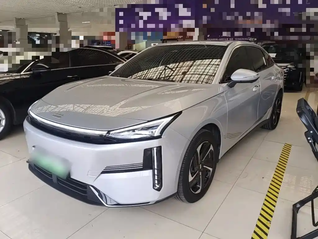 Geely Galaxy Galaxy L6 2025 2025 EM-i 140km Starship Edition
