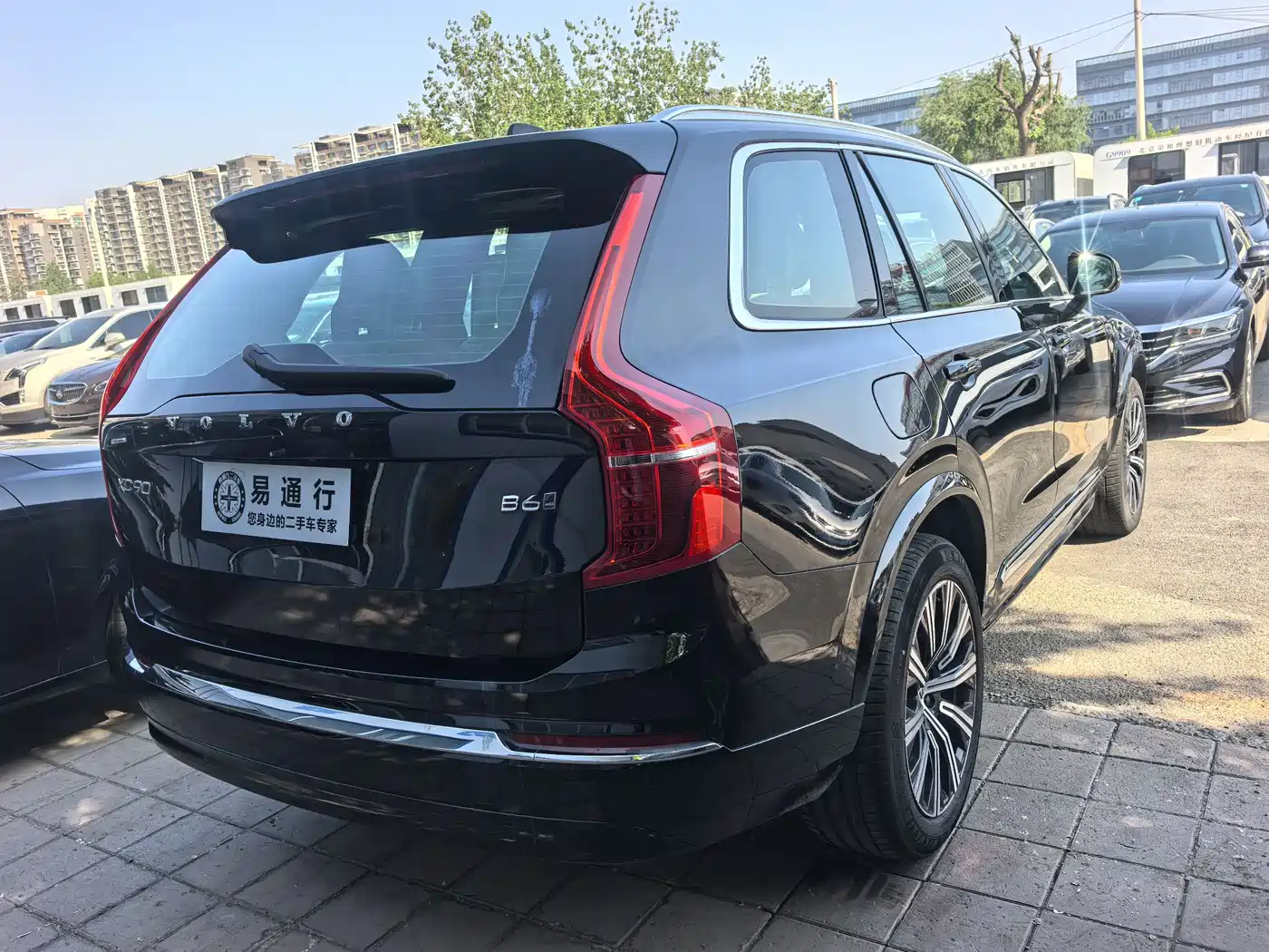 VOLVO XC90