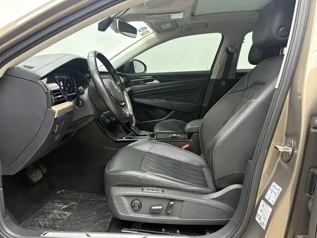 Volkswagen Passat 2019 330TSI Noble Edition China VI фото 17