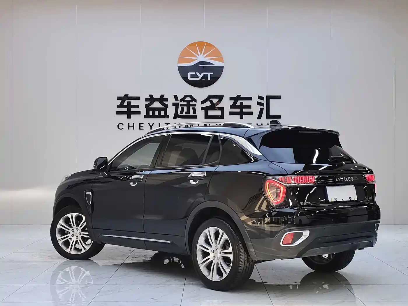 Lynk & Co 01 2019 2.0T 2WD Pro Edition China V фото 25