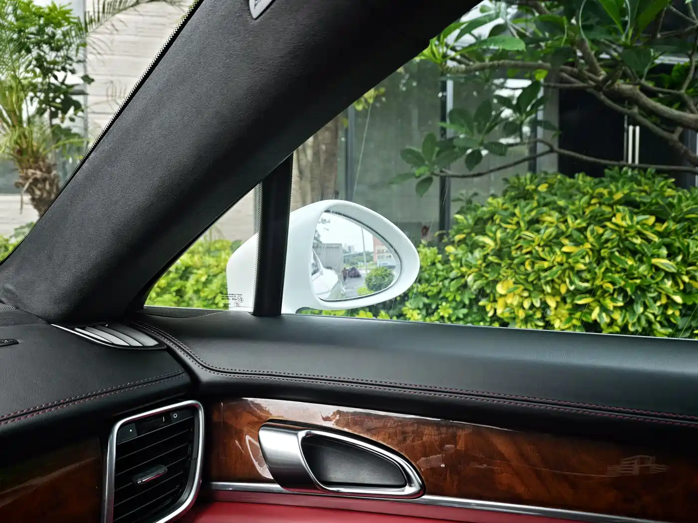 Porsche Panamera 2010 Panamera 3.6L фото 20