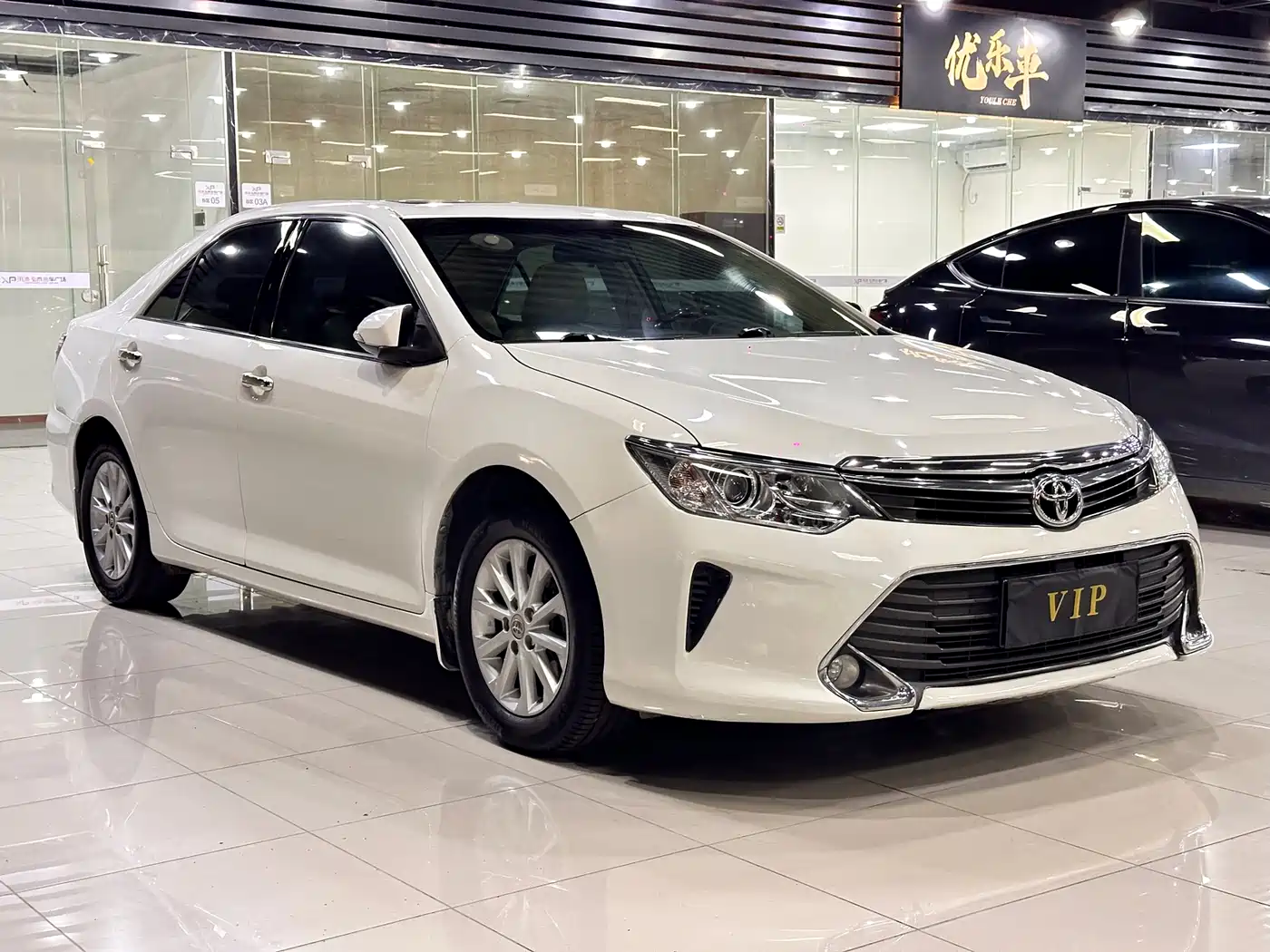 Toyota Camry 2015 2.0G Leading Edition фото 3