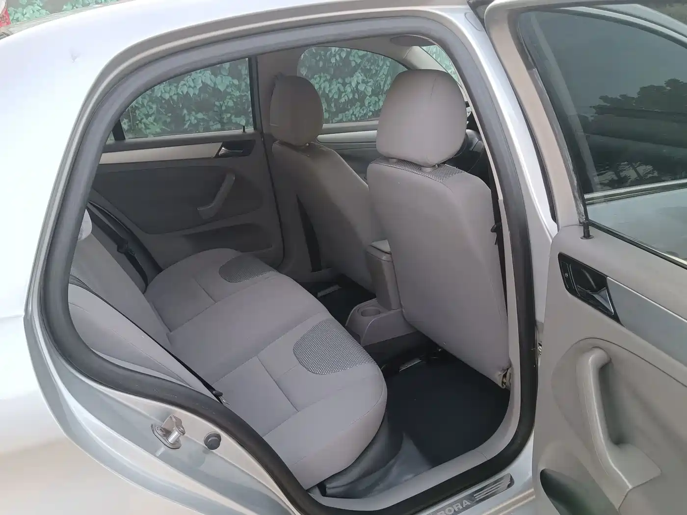 Volkswagen Bora 2012 1.6L Automatic Fashion Value Edition фото 9
