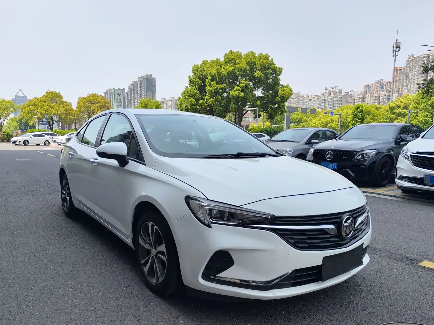 Buick Verano 2020 20T CVT Leading фото 2