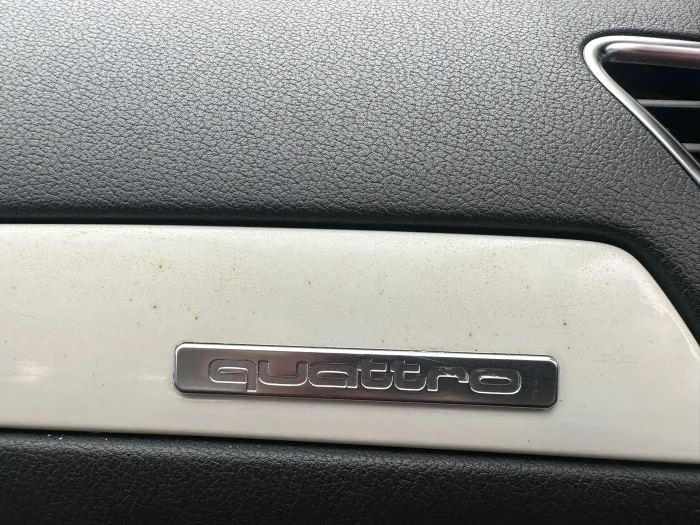 Audi A4L 2013 40 TFSI quattro Personality Sport фото 18