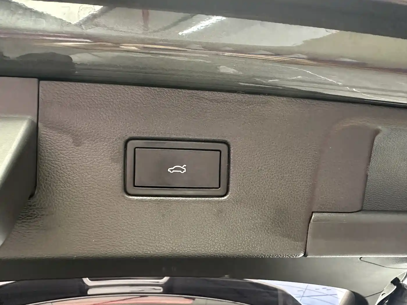 Volkswagen Tayron 2022 280TSI 2WD Luxury Smart Connect Edition фото 17