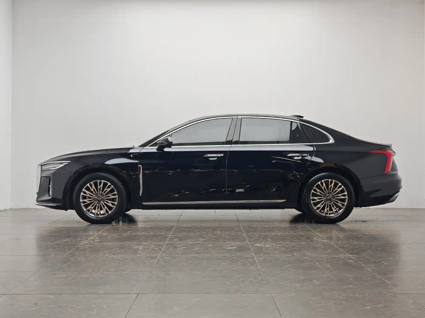 Hongqi H5 2024 1.5T DCT Smart Connect Flag Rhythm Edition фото 10