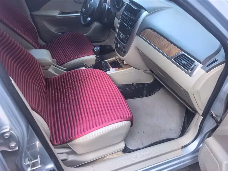 Buick Excelle 2015 1.5L Manual Classic фото 8