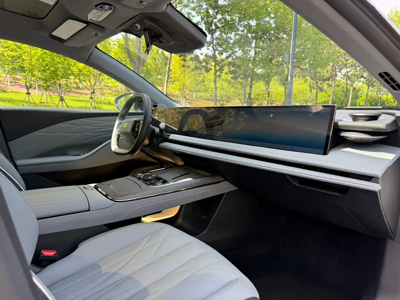 Geely Galaxy Galaxy E8 2025 575km Exploration Smart Drive Edition фото 13