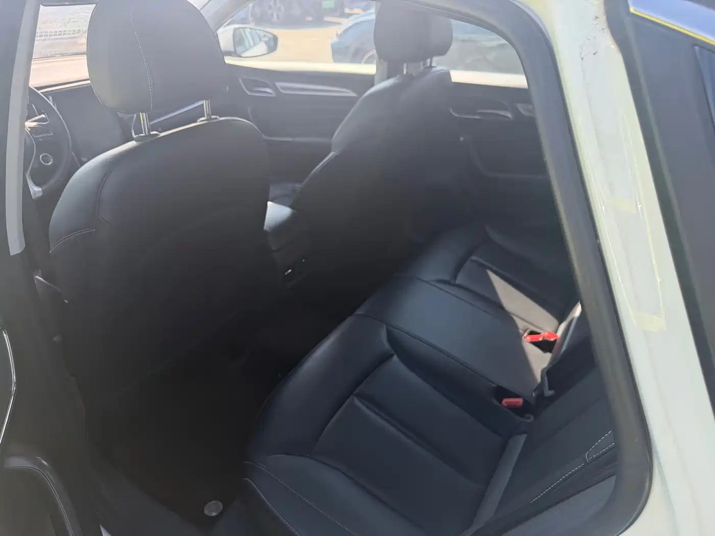 Фото 8 - Roewe i6
