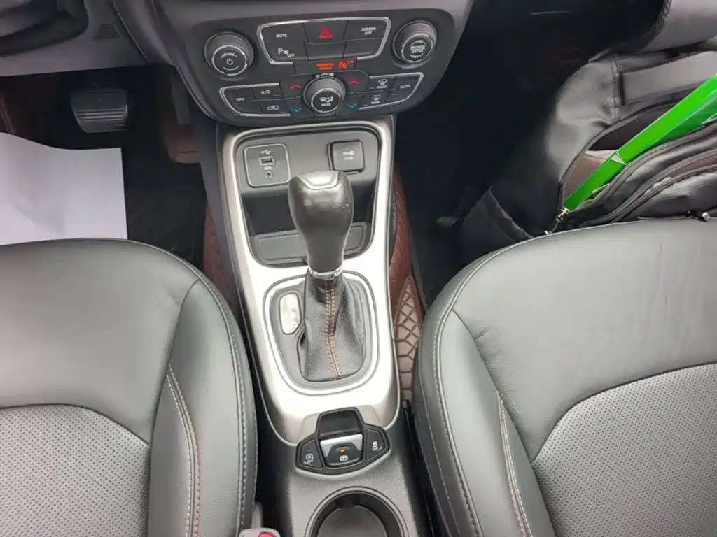 Photo 14 - Jeep Compass