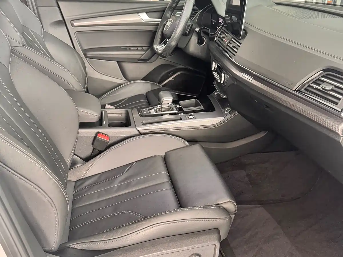 Audi Q5L 2023 45T Luxury Dynamic фото 23