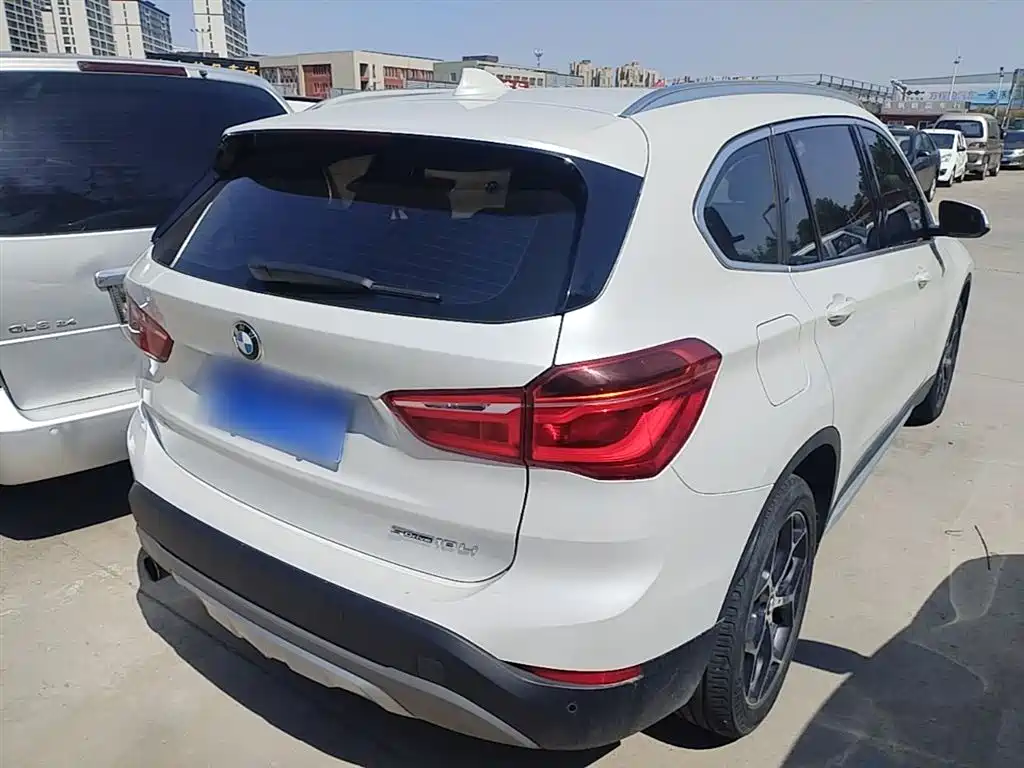 BMW X1 2019 sDrive18Li Premium Model фото 7