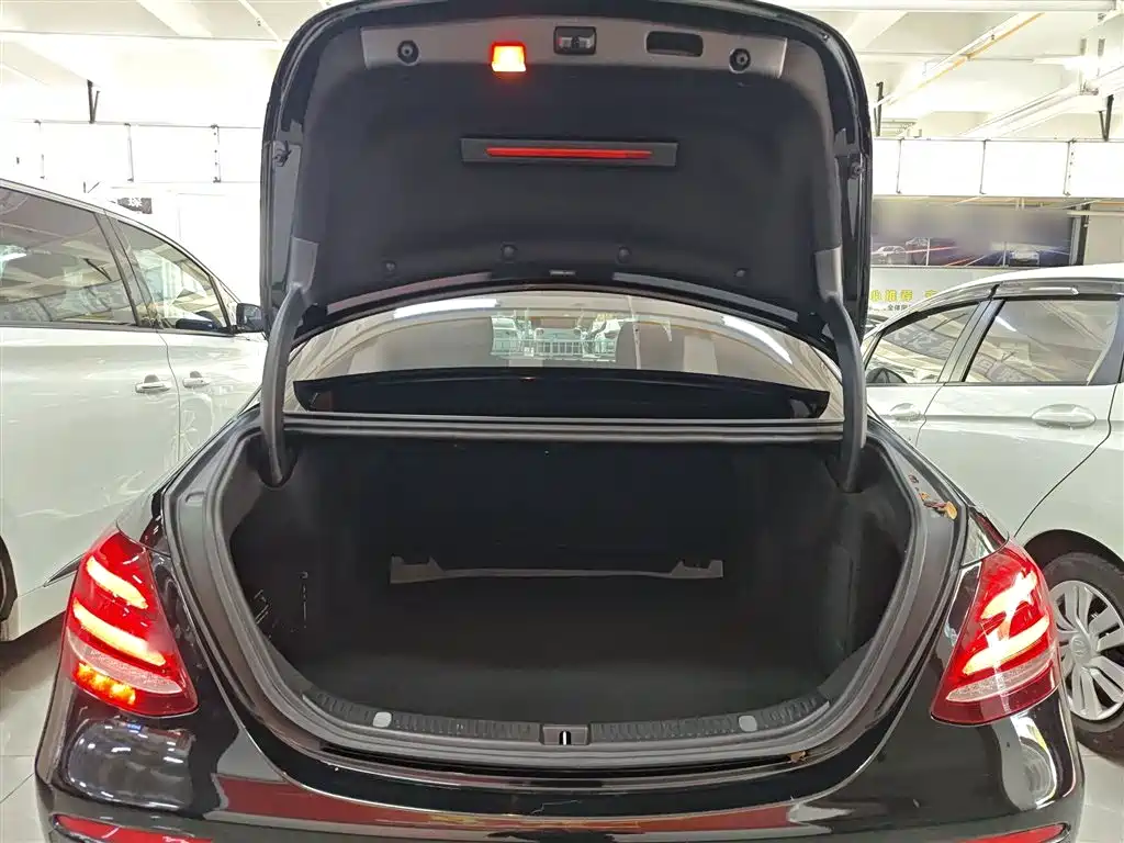 Mercedes-Benz E-Class 2020 E 300 L Sport Fashion Model фото 9