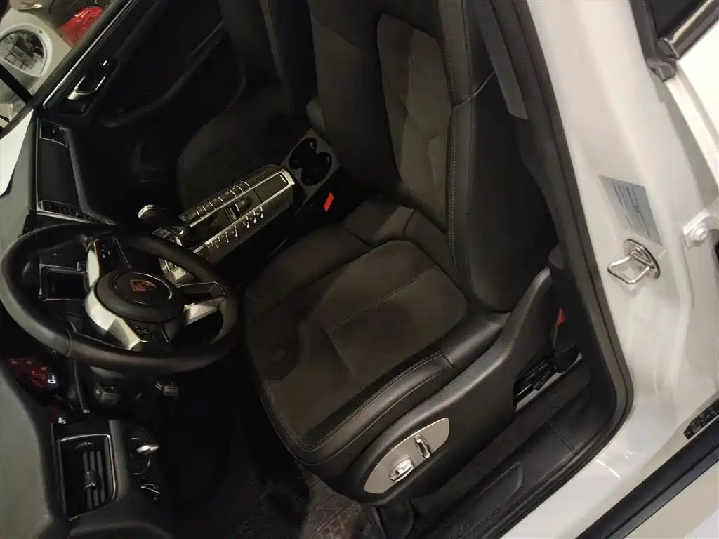 Porsche Macan 2017 Macan 2.0T фото 7