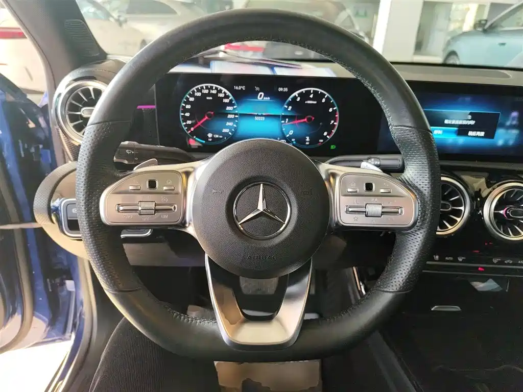 Mercedes-Benz A-Class 2021 A 200 L Sport Sedan Fashion Edition фото 11