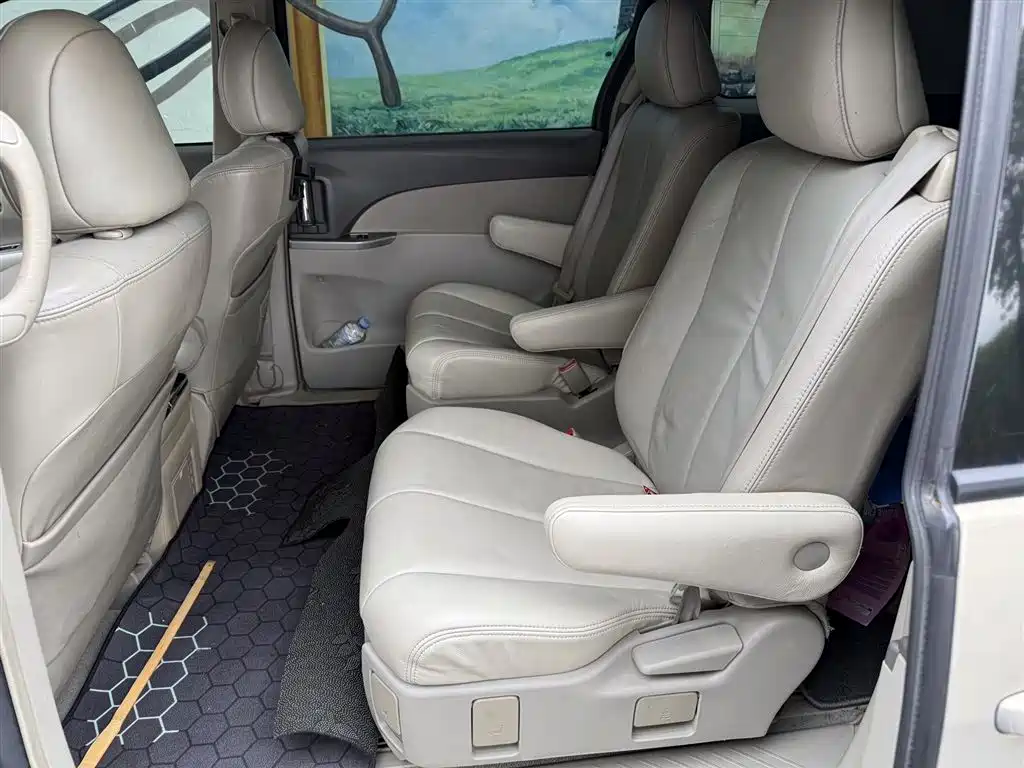 Toyota Previa 2006 Model 2.4L 7-Seater Luxury Edition фото 4