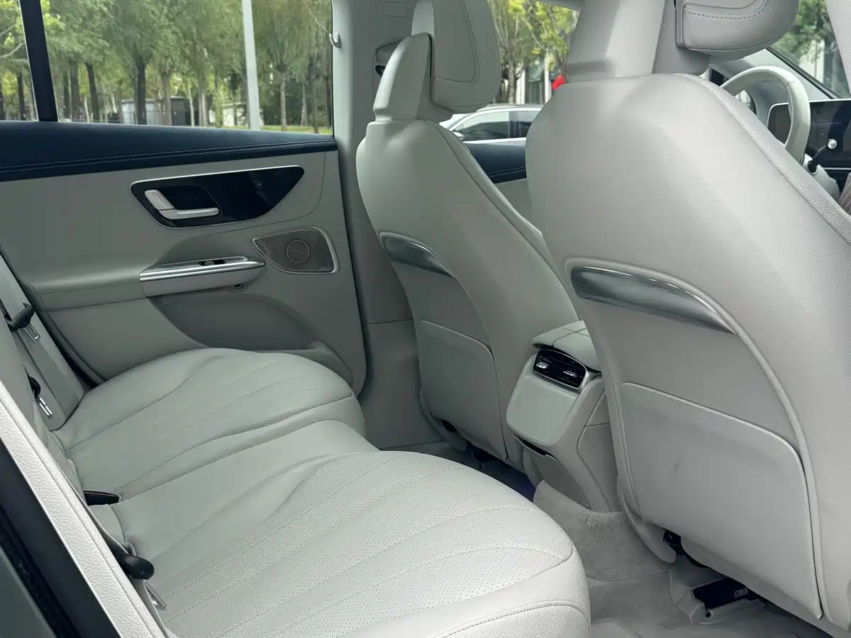 Mercedes-Benz EQE 2024 2025 Model 500 4MATIC Luxury Edition