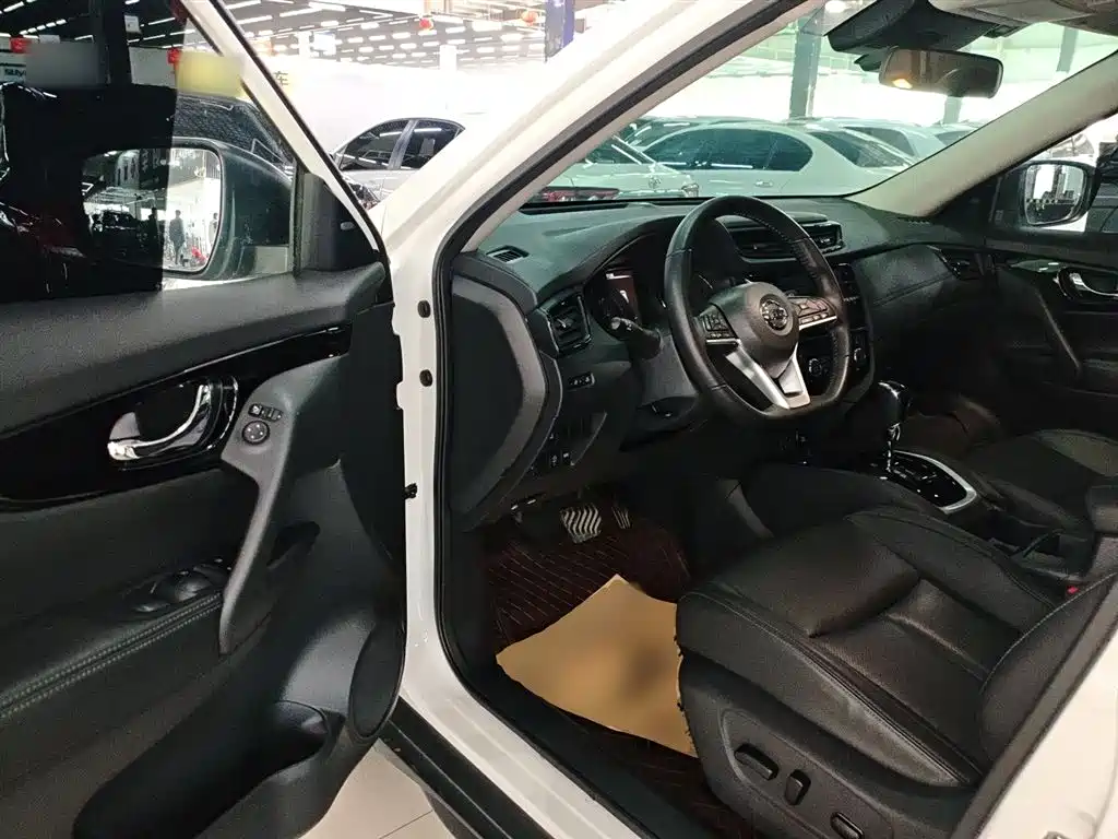NISSAN QIJUN