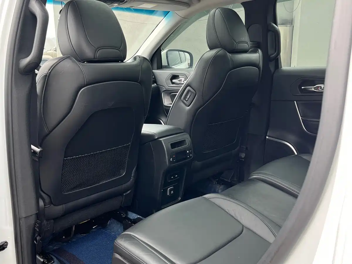 صورة 9 - Jeep Grand Commander