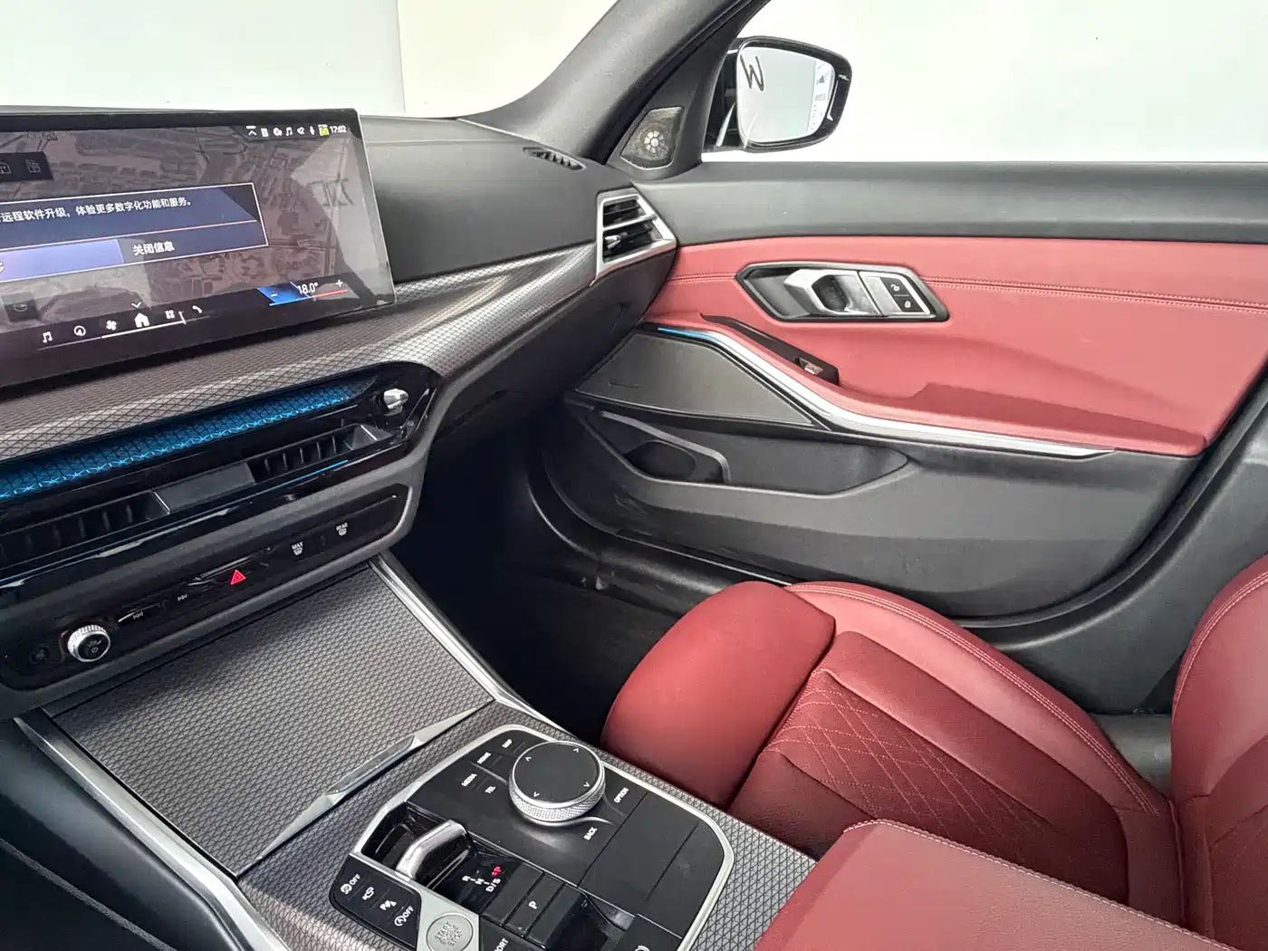 BMW 3 Series 2025 330Li Premium M Sport Night Edition фото 11