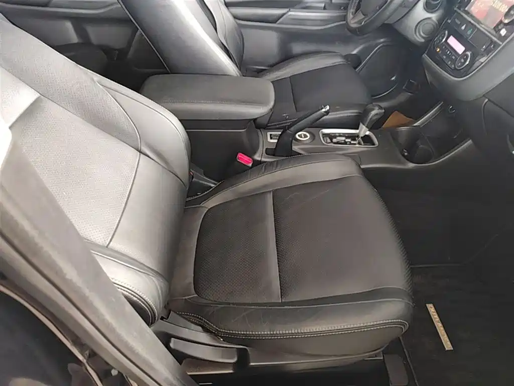 Mitsubishi Outlander (Import) 2014 2.4L 4WD Luxury Value Edition 5-seater фото 25