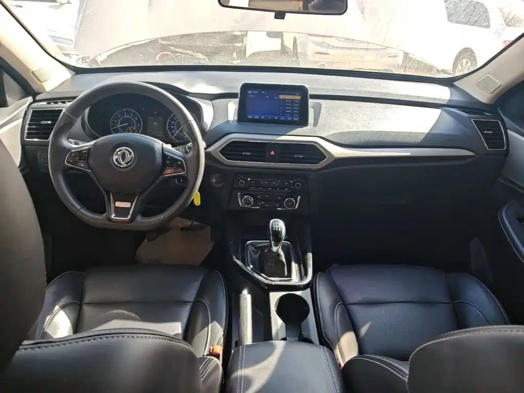 Dongfeng Fengguang Fengguang S560 2019 2018 1.8L Manual Urban 5-seater