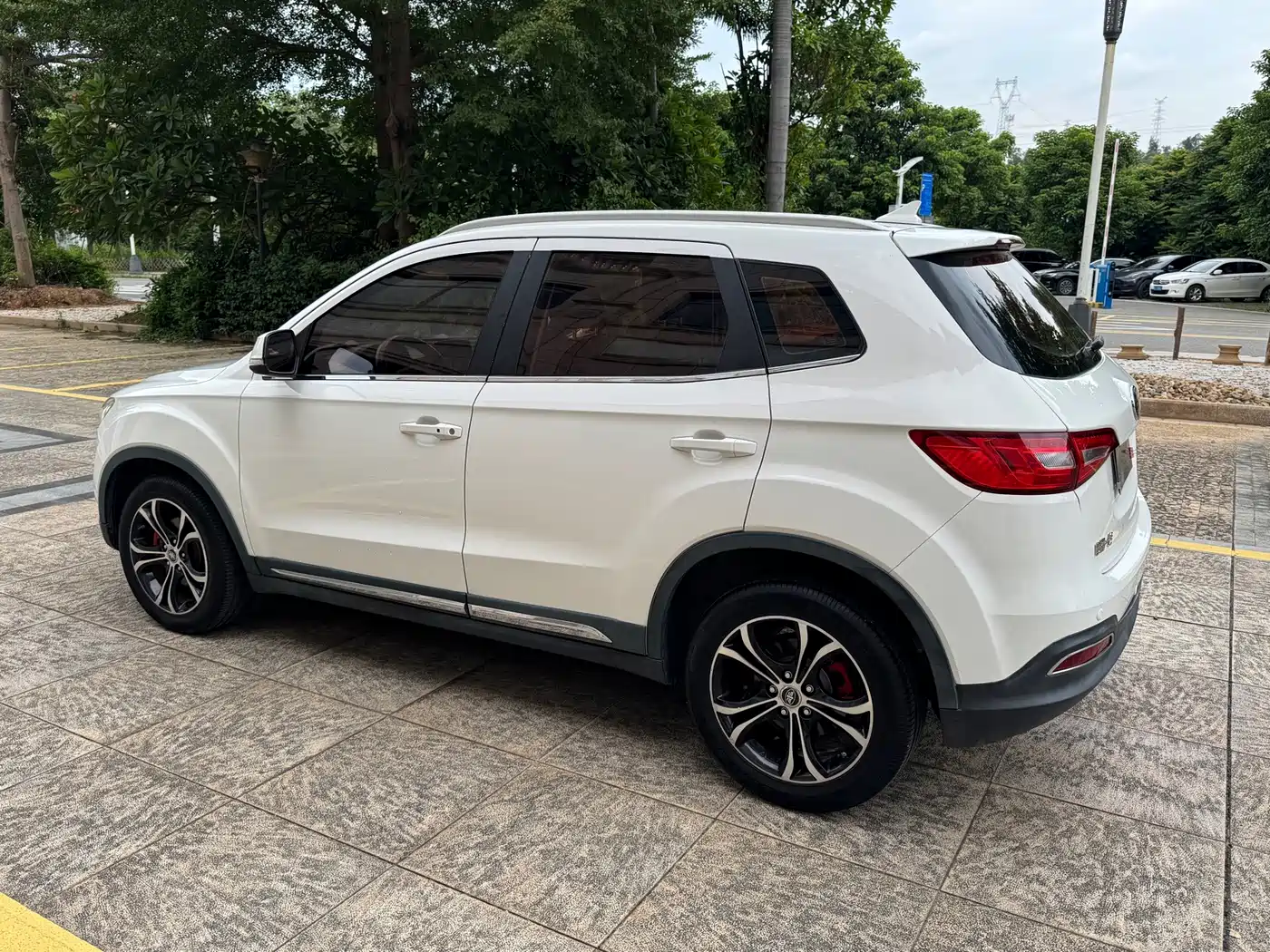 FAW Senya R7 2017 2016 Model 1.6L Automatic Premium