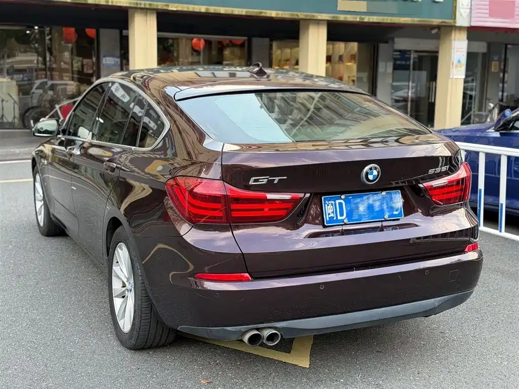 BMW 5 Series GT 2015 528i Leading фото 9