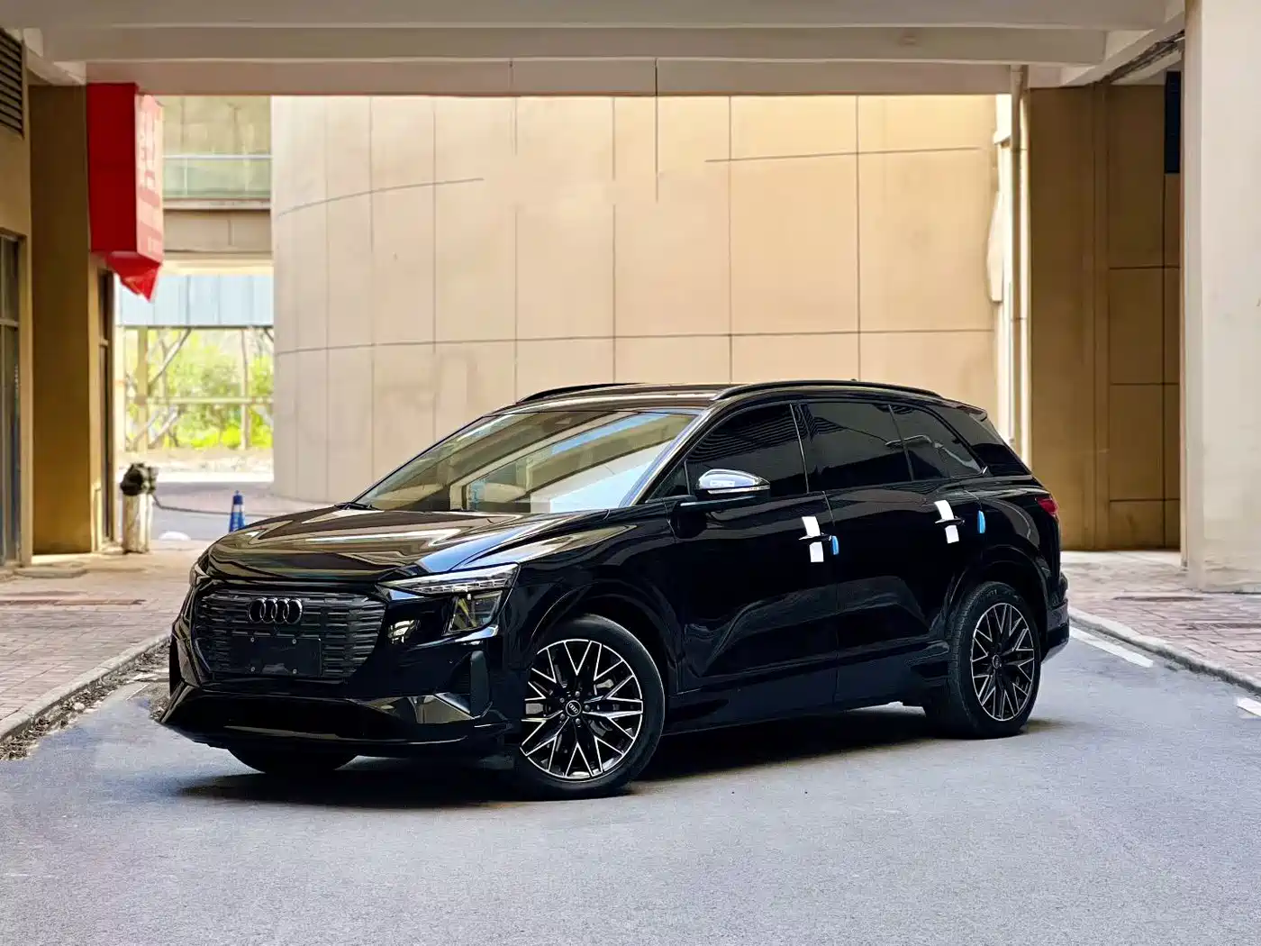 Audi Q5 e-tron 2023 40 e-tron Starlight Edition Brocade Package