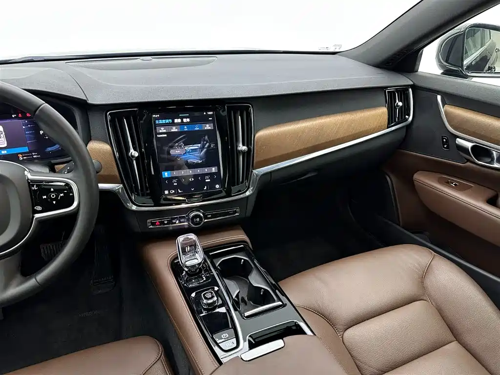 VOLVO S90 PLUG IN HYBRID