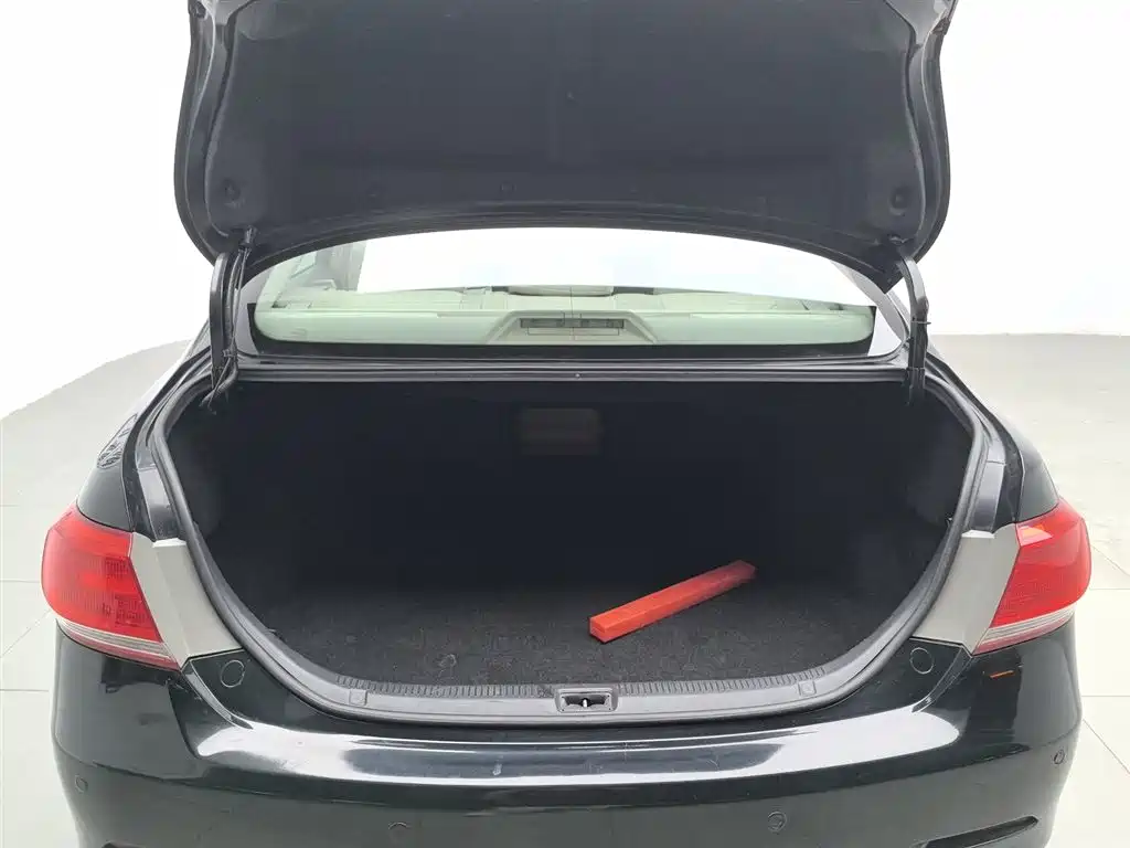 Toyota Camry 2010 240G Luxury Edition фото 16
