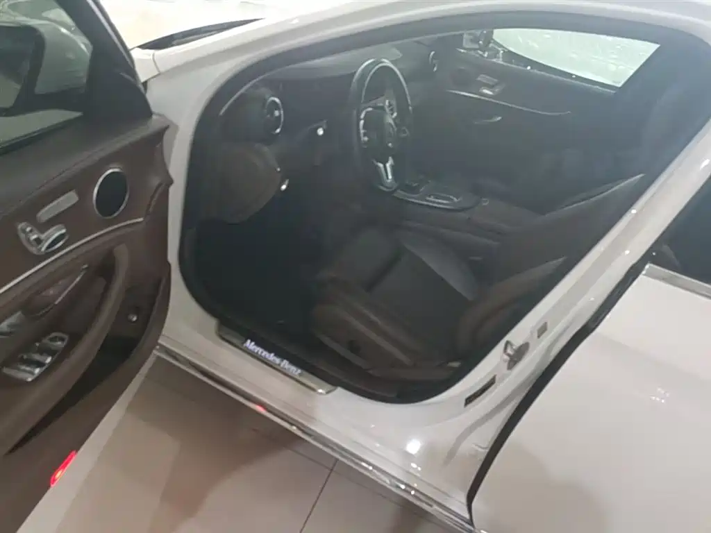 Mercedes-Benz E-Class 2020 E 260 L фото 16