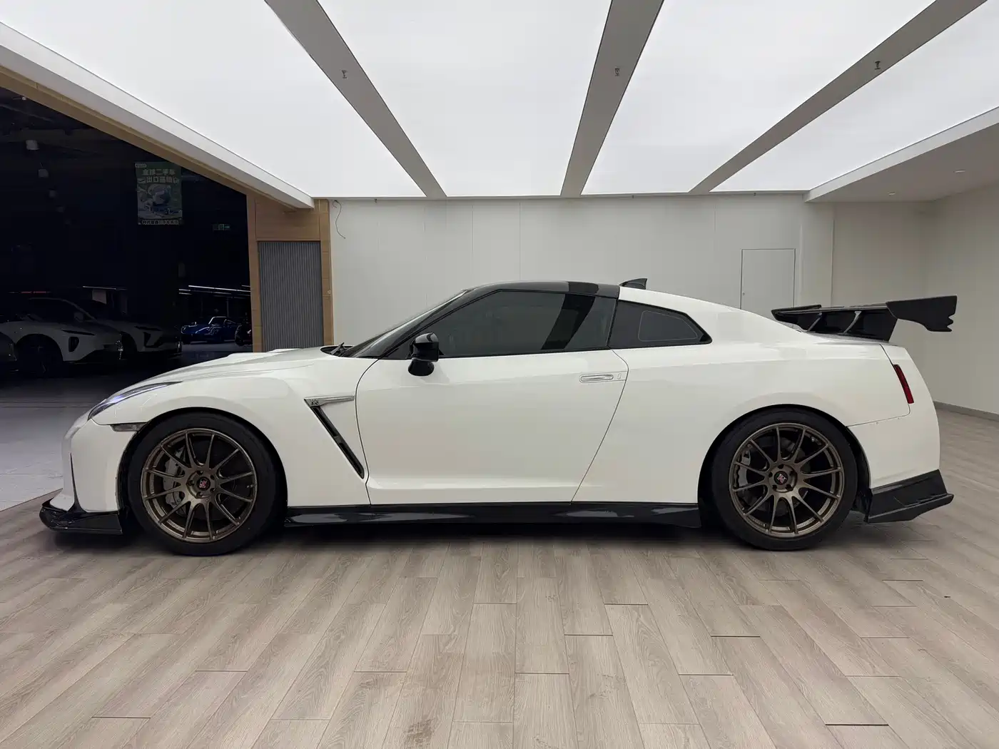 Nissan GT-R 2010 3.8T Premium Edition фото 7