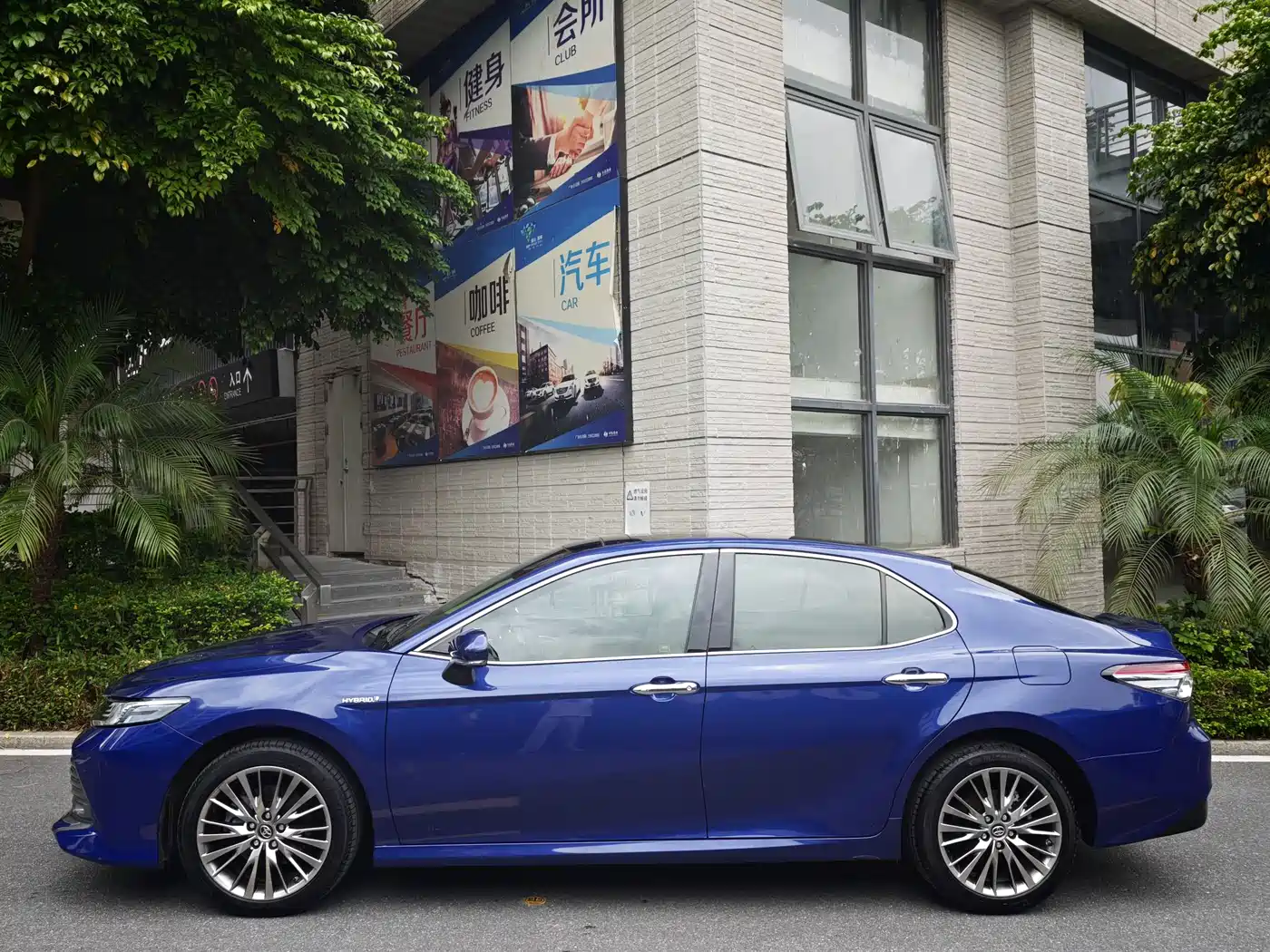 Toyota Camry 2019 Hybrid 2.5HG Luxury Edition China V фото 8