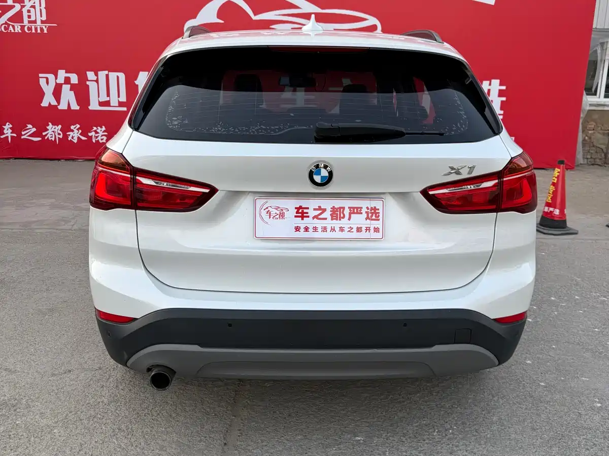 BMW X1 2016 sDrive18Li Luxury Model фото 8