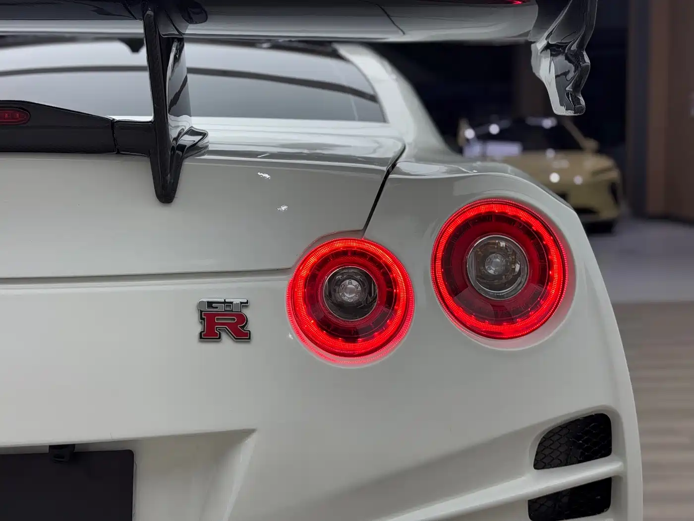 Nissan GT-R 2010 3.8T Premium Edition фото 11
