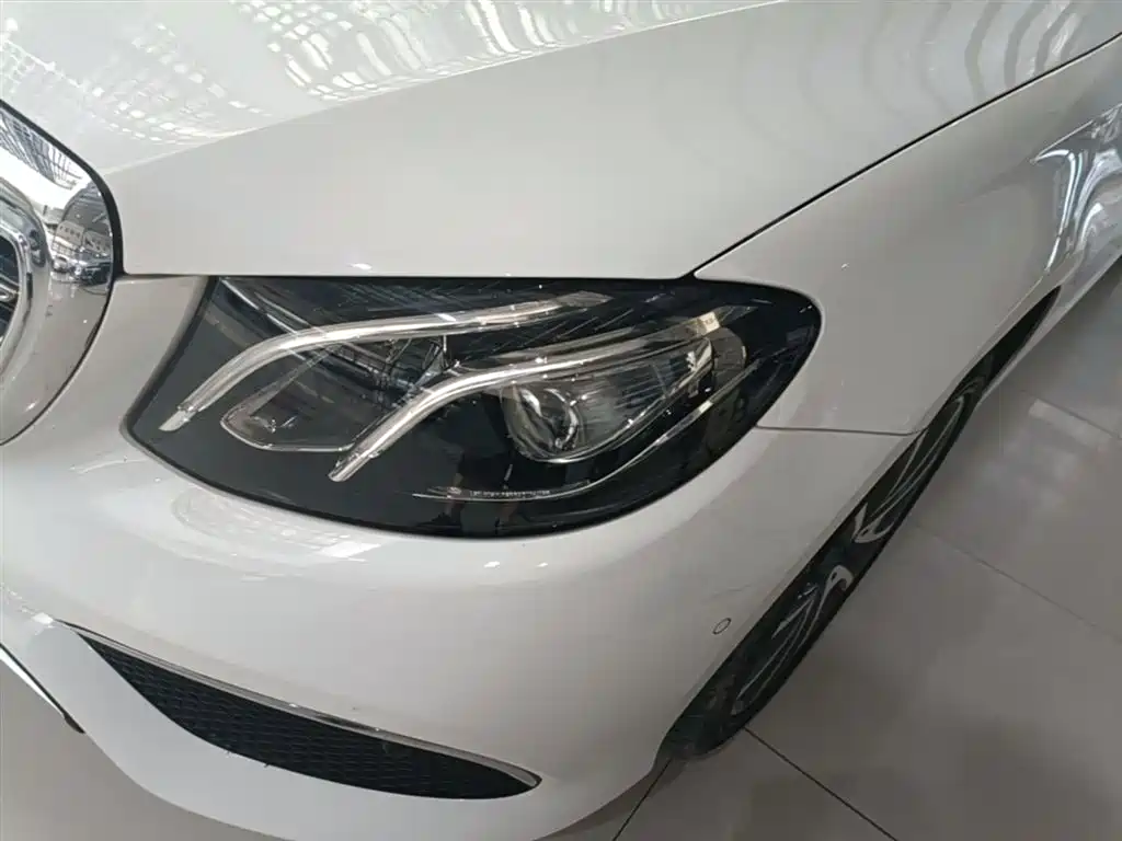 Mercedes-Benz E-Class 2020 E 260 L фото 24