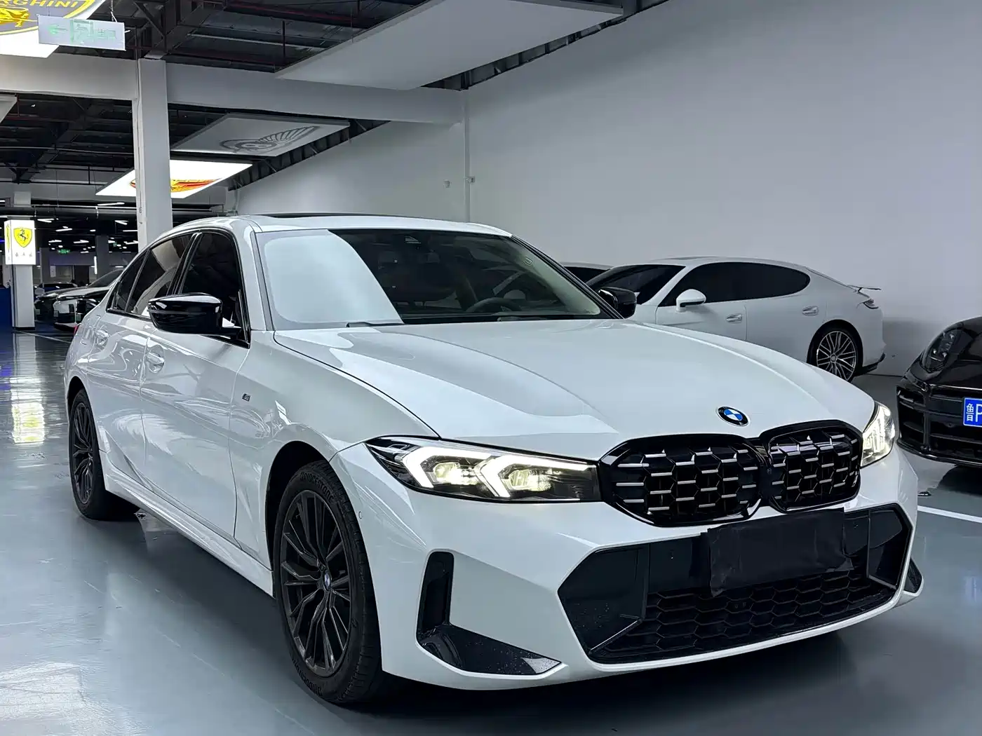 BMW 3 Series 2023 325Li M Sport Black Night Package фото 3