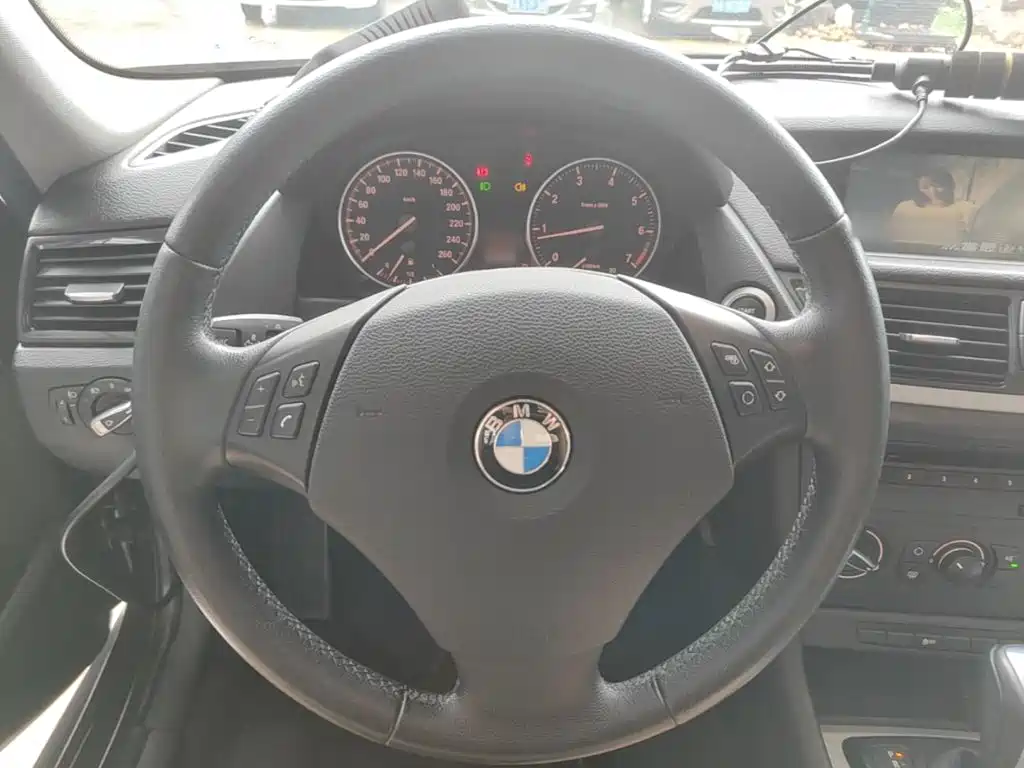 Фото 11 - BMW X1