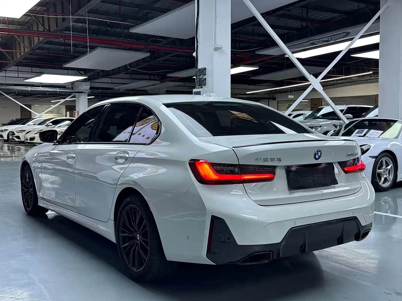 BMW 3 Series 2023 325Li M Sport Black Night Package фото 18