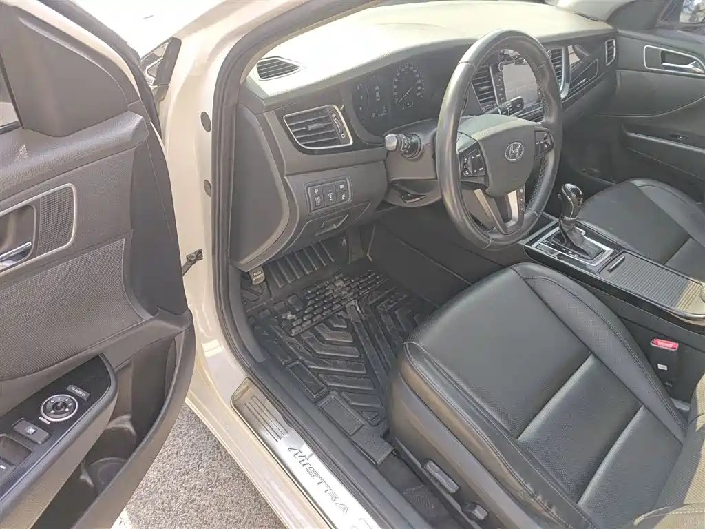 Hyundai Mistra 2014 1.8L Auto Premium DLX фото 15