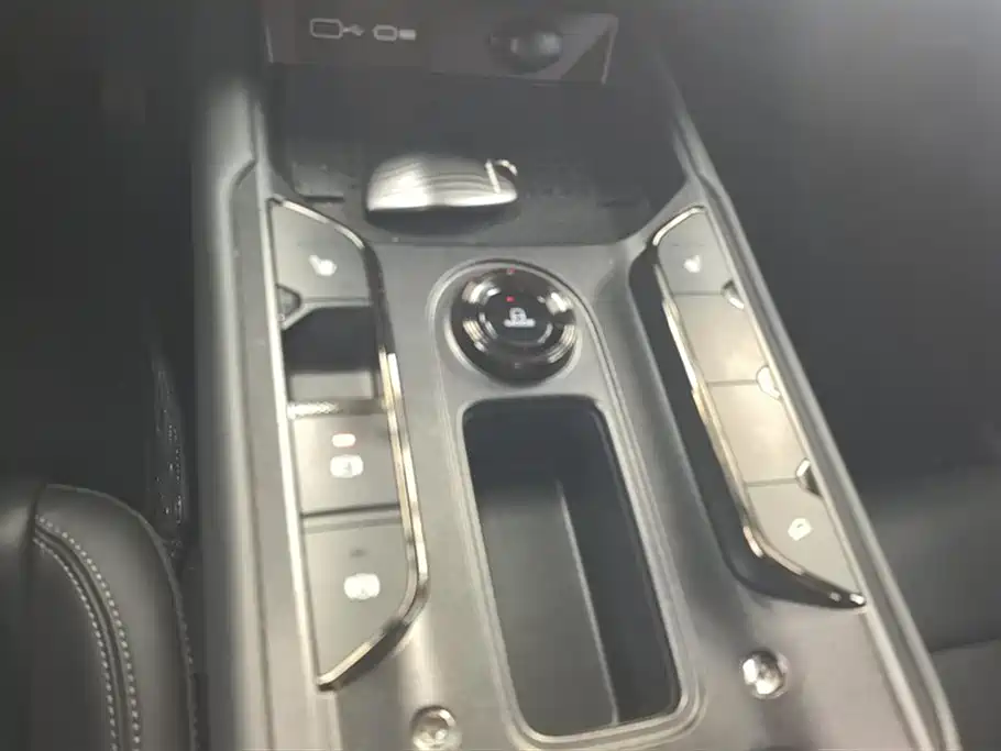 Haval Second-Generation Big Dog New Energy 2025 Hi4 102km Mid Edition фото 16