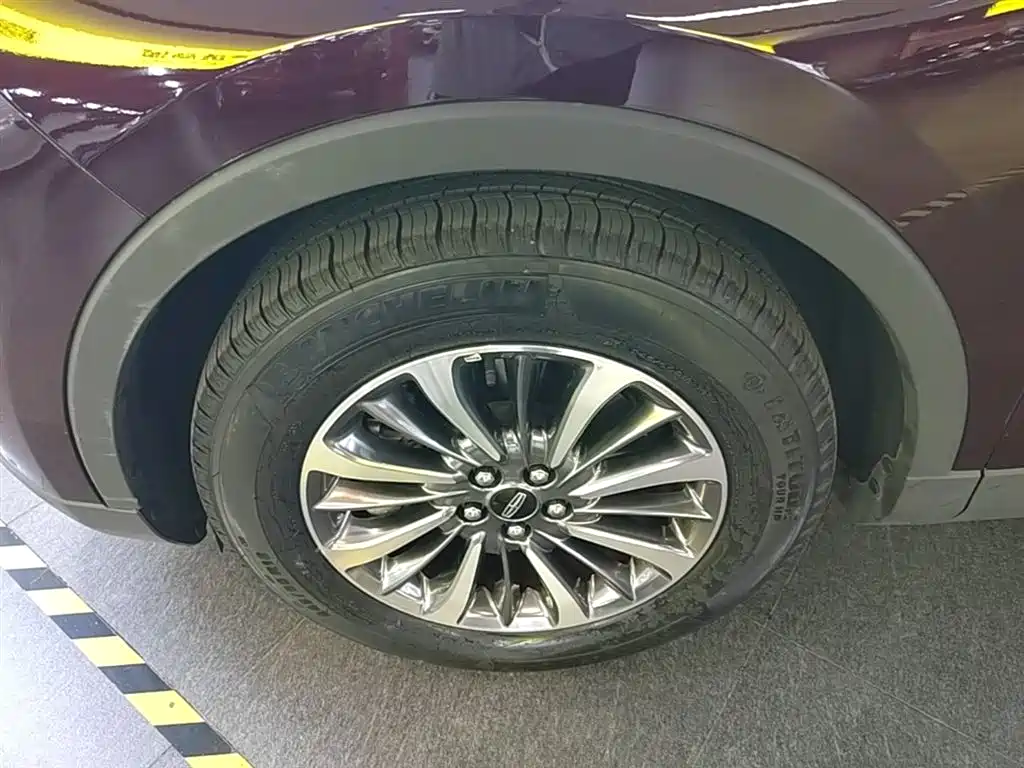 Lincoln Nautilus (Import) 2019 2019 2.0T 2WD Premium Edition China VI