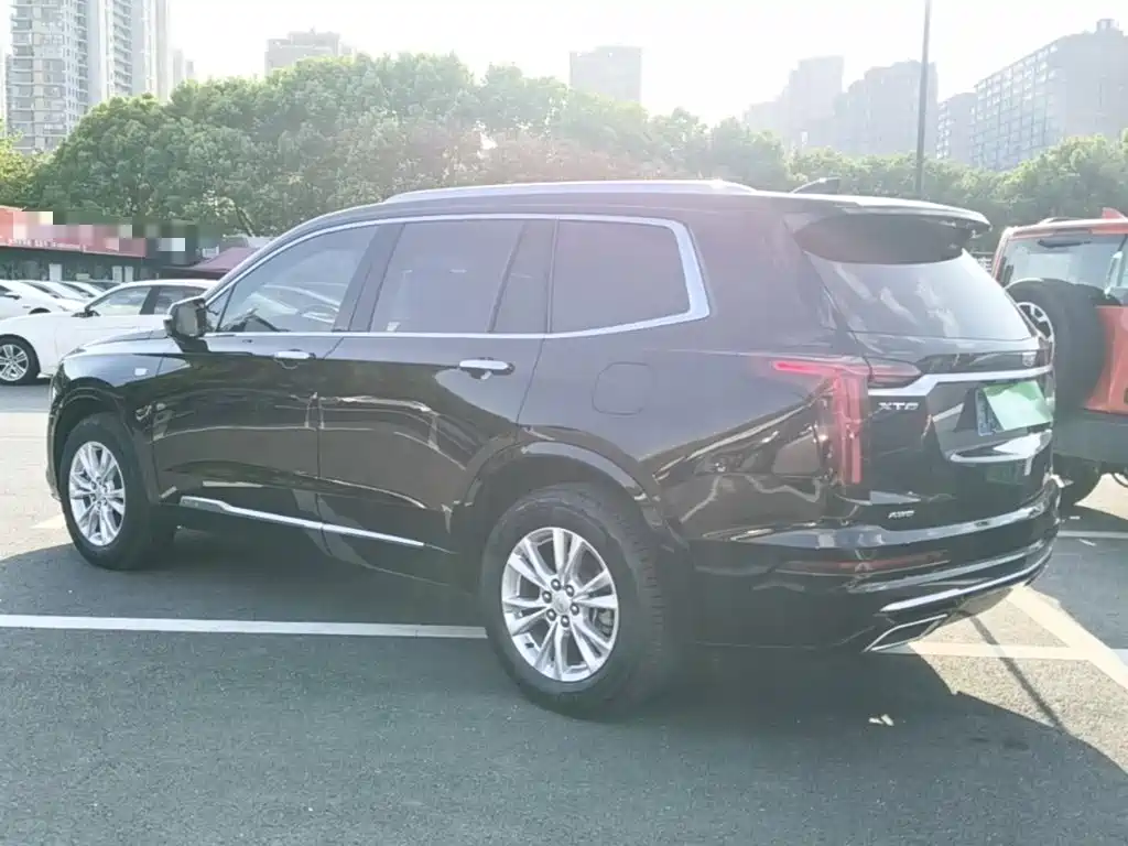 Фото 5 - Cadillac XT6