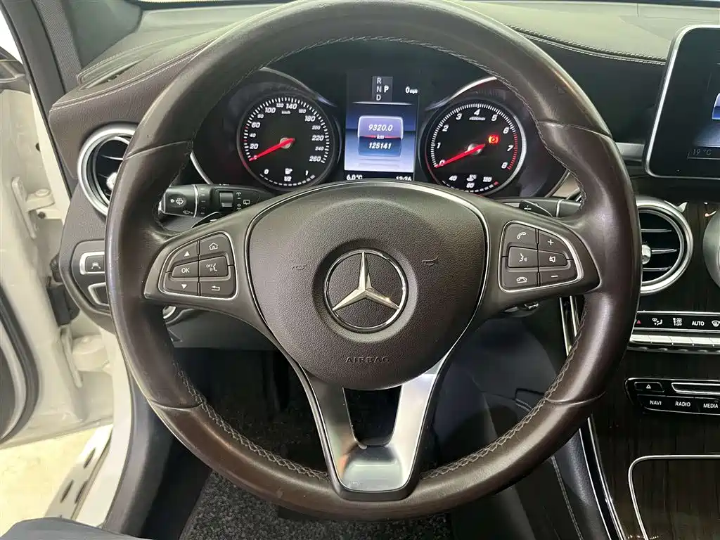 Mercedes-Benz GLC 2017 GLC 260 4MATIC Luxury фото 11