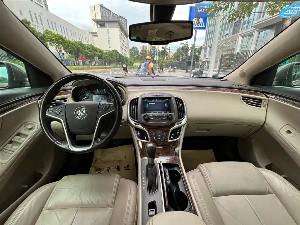 Фото 5 - Buick LaCrosse