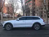 صورة 2 - Volvo V90