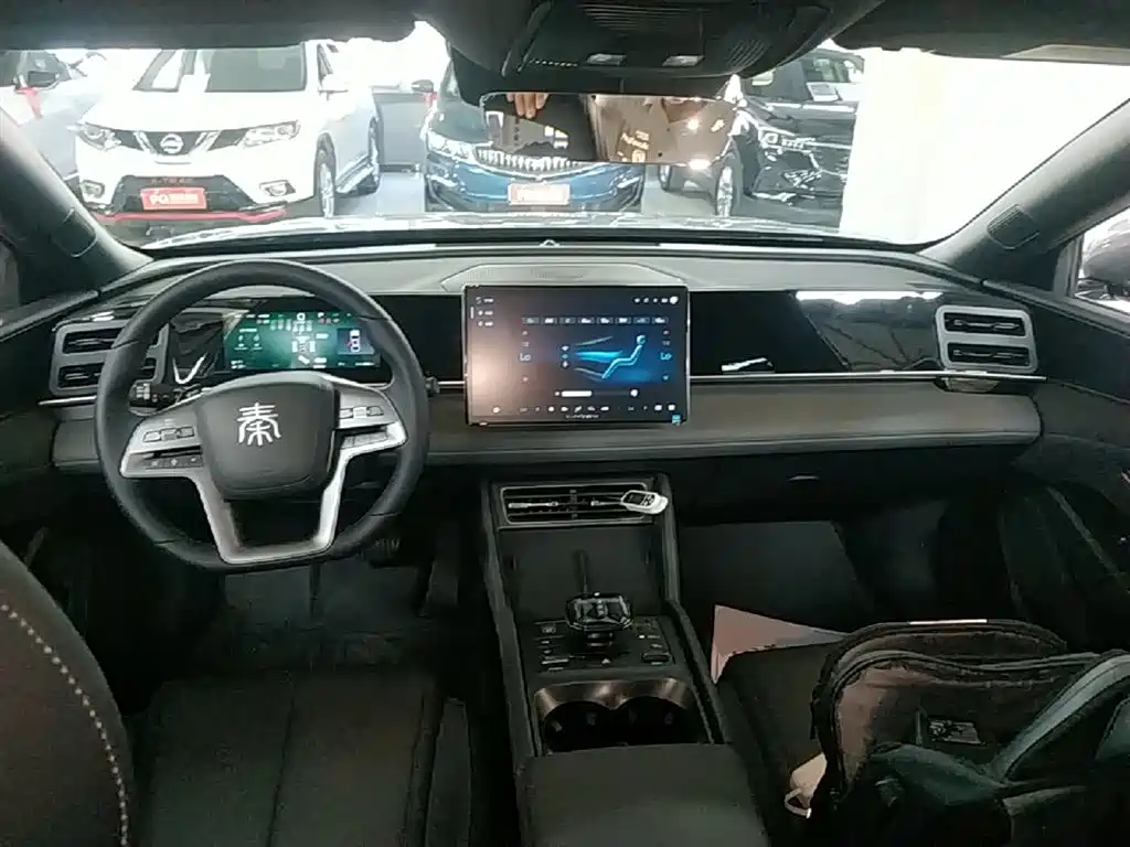 BYD Qin L 2025 DM-i Smart Drive Edition 80KM Leading фото 10