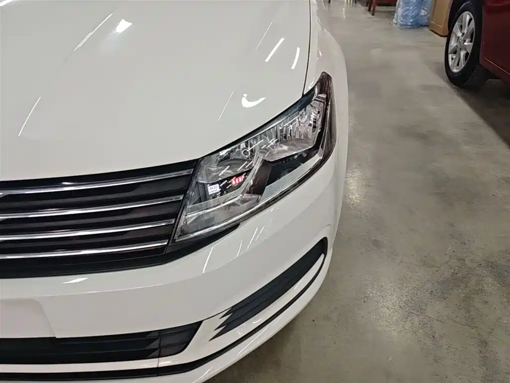 Volkswagen Lavida Tour 2015 1.6L Automatic Trend Edition фото 24